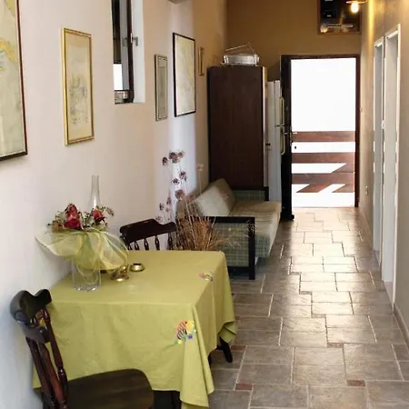 Pisak 1070e דירה *