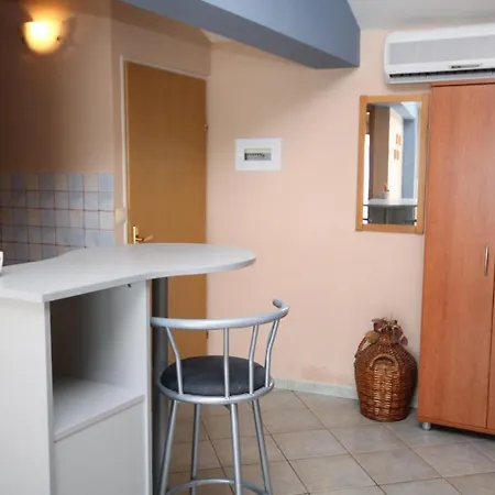 Pisak 1070e דירה *