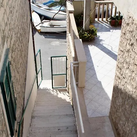 アパート Pisak 1070e *